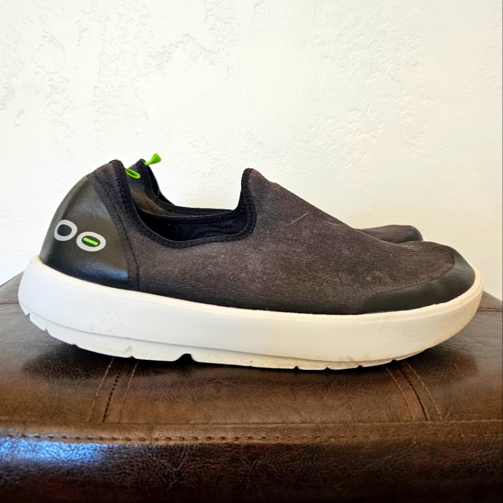 OOFOS OOmg  Black White Low Top Recovery Comfort‎ Workwear Sneakers  Sz W 11